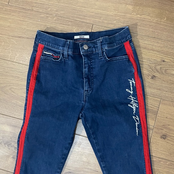 Tommy Hilfiger Denim Embroidered High Rise Jeggings Leggings Jeans Red Pinstripe - Picture 2 of 9